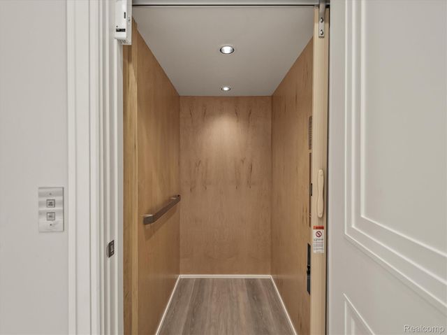 5305 Elmgate Bay Drive, Orchard Lake Village, MI 48324