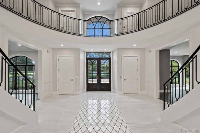 5305 Elmgate Bay Drive, Orchard Lake Village, MI 48324