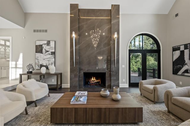 5305 Elmgate Bay Drive, Orchard Lake Village, MI 48324