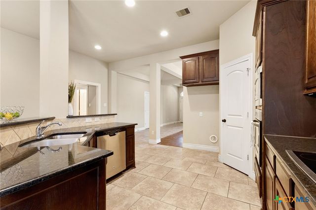 2989 Saddlehorn Drive, Seguin, TX 78155