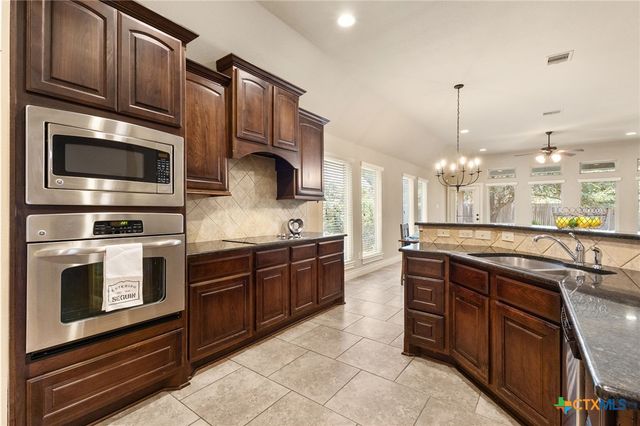 2989 Saddlehorn Drive, Seguin, TX 78155