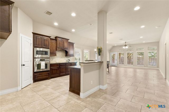 2989 Saddlehorn Drive, Seguin, TX 78155