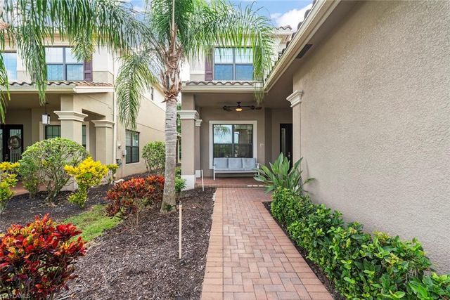 3179 Pacific DR, Naples, FL 34119