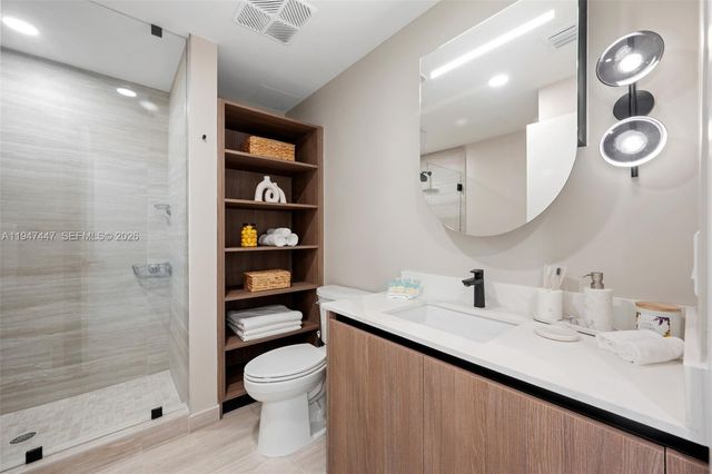 580 72nd 611, Miami Beach, FL 33141