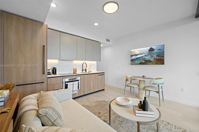 580 72nd 611, Miami Beach, FL 33141