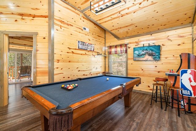 2359 Alpine Village Way, Pigeon Forge, TN 37863