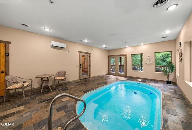 2359 Alpine Village Way, Pigeon Forge, TN 37863