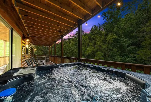2359 Alpine Village Way, Pigeon Forge, TN 37863