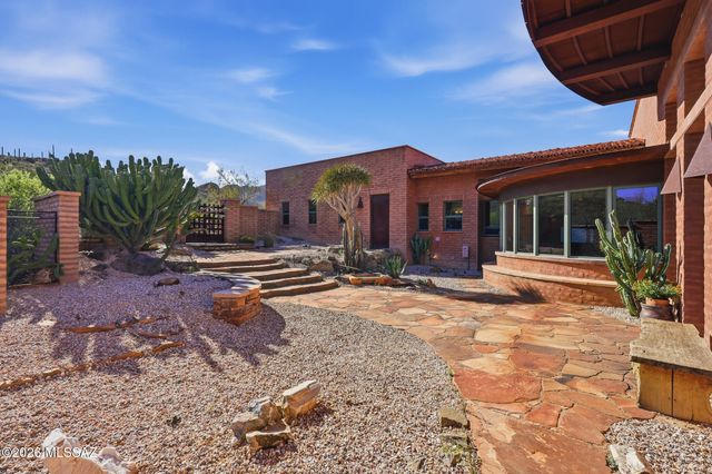 6780 W Banded Gecko Way, Tucson, AZ 85745
