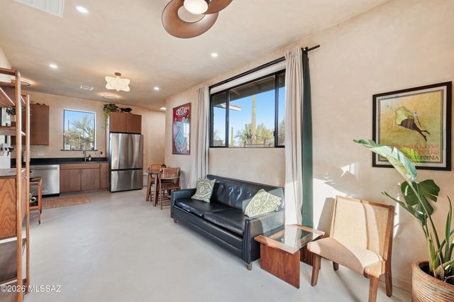 6780 W Banded Gecko Way, Tucson, AZ 85745