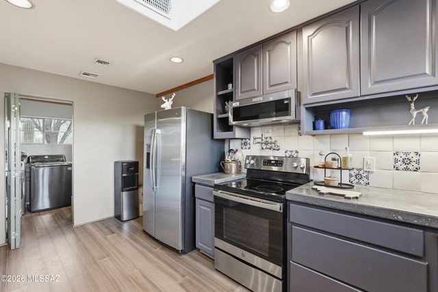 6780 W Banded Gecko Way, Tucson, AZ 85745