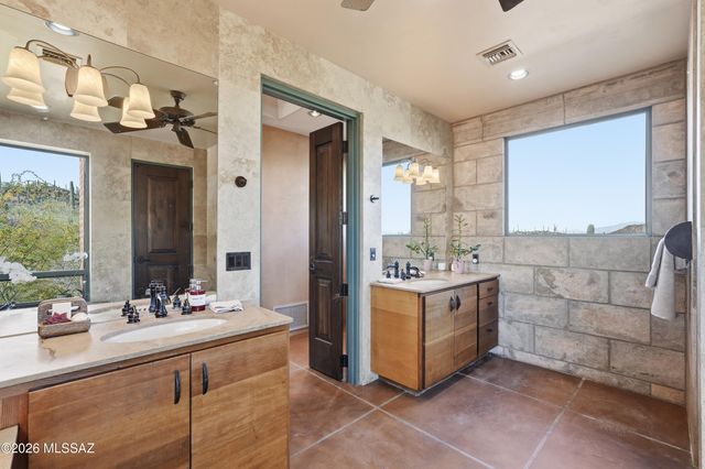 6780 W Banded Gecko Way, Tucson, AZ 85745