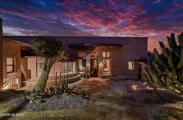 6780 W Banded Gecko Way, Tucson, AZ 85745