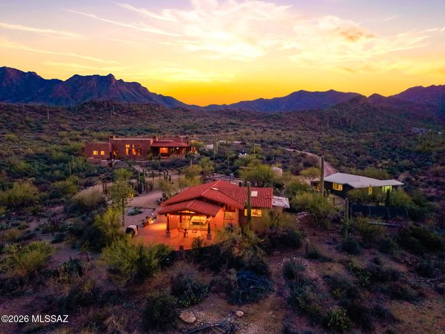 6780 W Banded Gecko Way, Tucson, AZ 85745