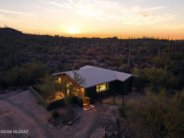 6780 W Banded Gecko Way, Tucson, AZ 85745