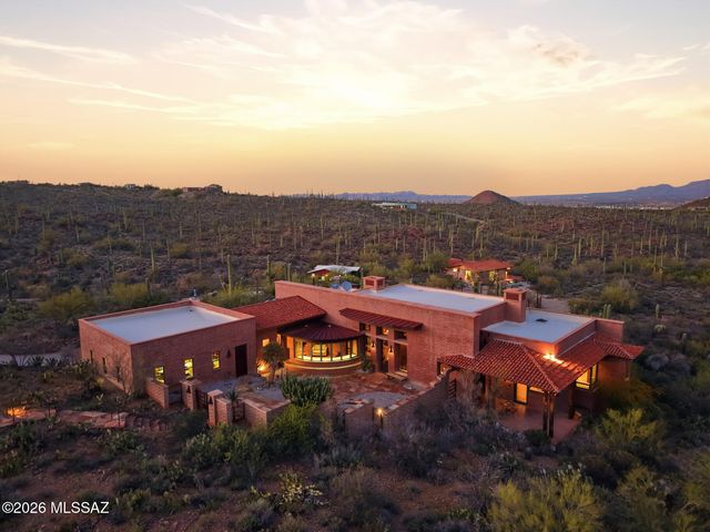 6780 W Banded Gecko Way, Tucson, AZ 85745