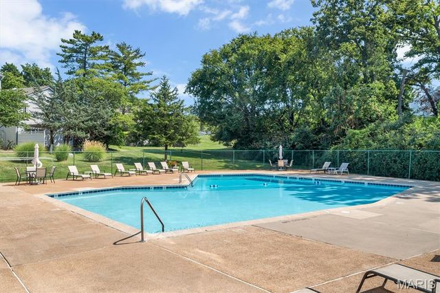 2335 Manor Grove Drive 10, Chesterfield, MO 63017