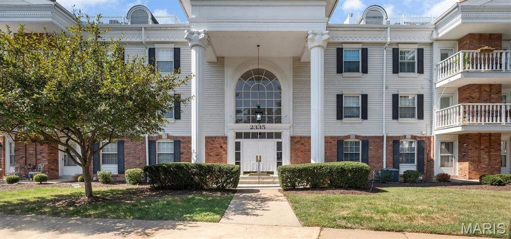 2335 Manor Grove Drive 10, Chesterfield, MO 63017