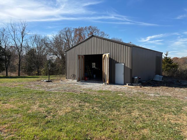 17196 Farm Road 2030, Aurora, MO 65605