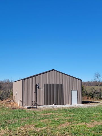 17196 Farm Road 2030, Aurora, MO 65605