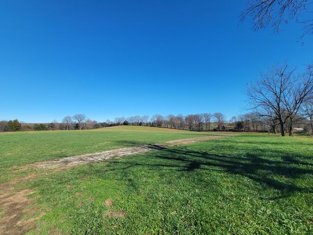 17196 Farm Road 2030, Aurora, MO 65605