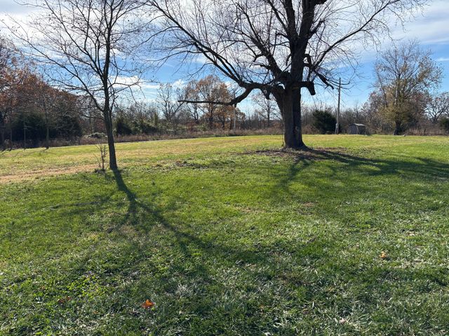 17196 Farm Road 2030, Aurora, MO 65605