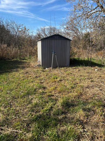 17196 Farm Road 2030, Aurora, MO 65605