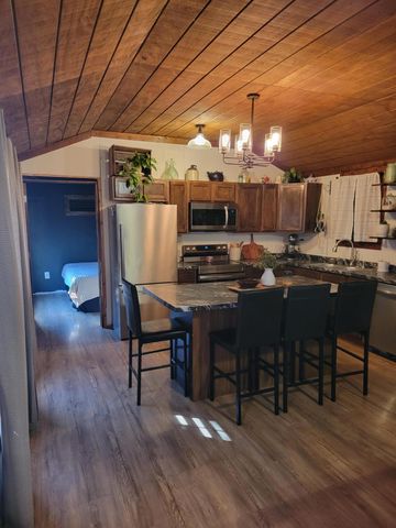 17196 Farm Road 2030, Aurora, MO 65605