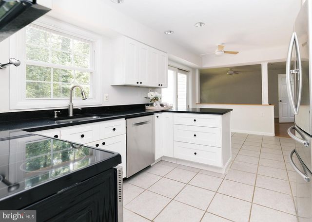 12824 MOUNT ROYAL LN, Fairfax, VA 22033