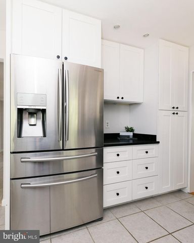 12824 MOUNT ROYAL LN, Fairfax, VA 22033