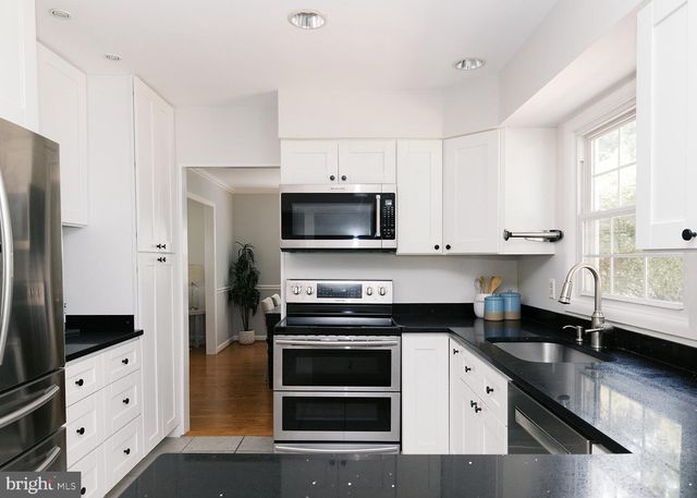 12824 MOUNT ROYAL LN, Fairfax, VA 22033