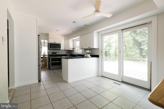 12824 MOUNT ROYAL LN, Fairfax, VA 22033