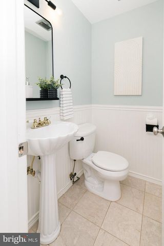 12824 MOUNT ROYAL LN, Fairfax, VA 22033