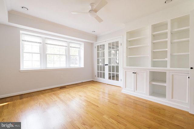 12824 MOUNT ROYAL LN, Fairfax, VA 22033