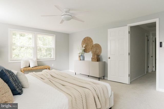 12824 MOUNT ROYAL LN, Fairfax, VA 22033