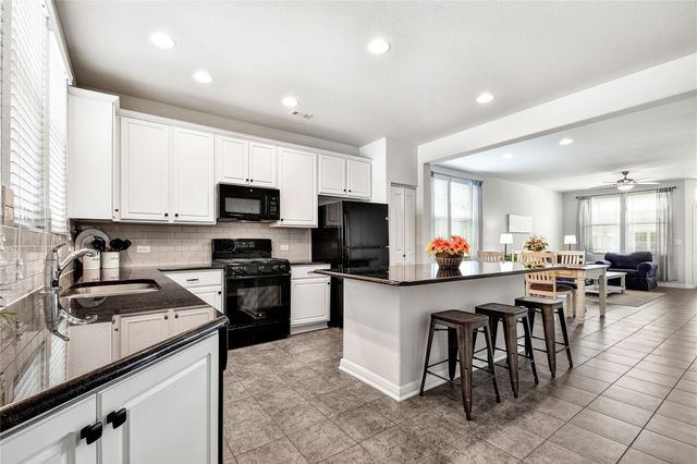 1124 Nevarez, Kyle, TX 78640