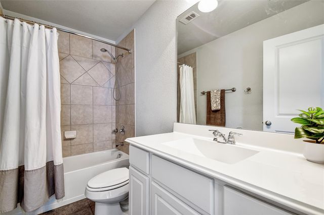 1124 Nevarez, Kyle, TX 78640