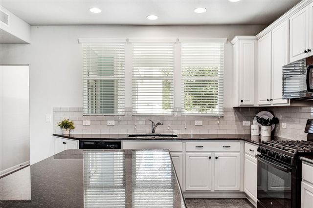 1124 Nevarez, Kyle, TX 78640