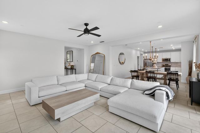 7545 Souffle Way, Sacramento, CA 95829