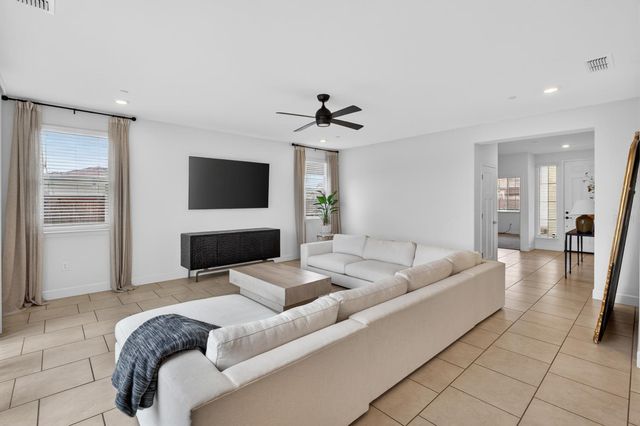 7545 Souffle Way, Sacramento, CA 95829