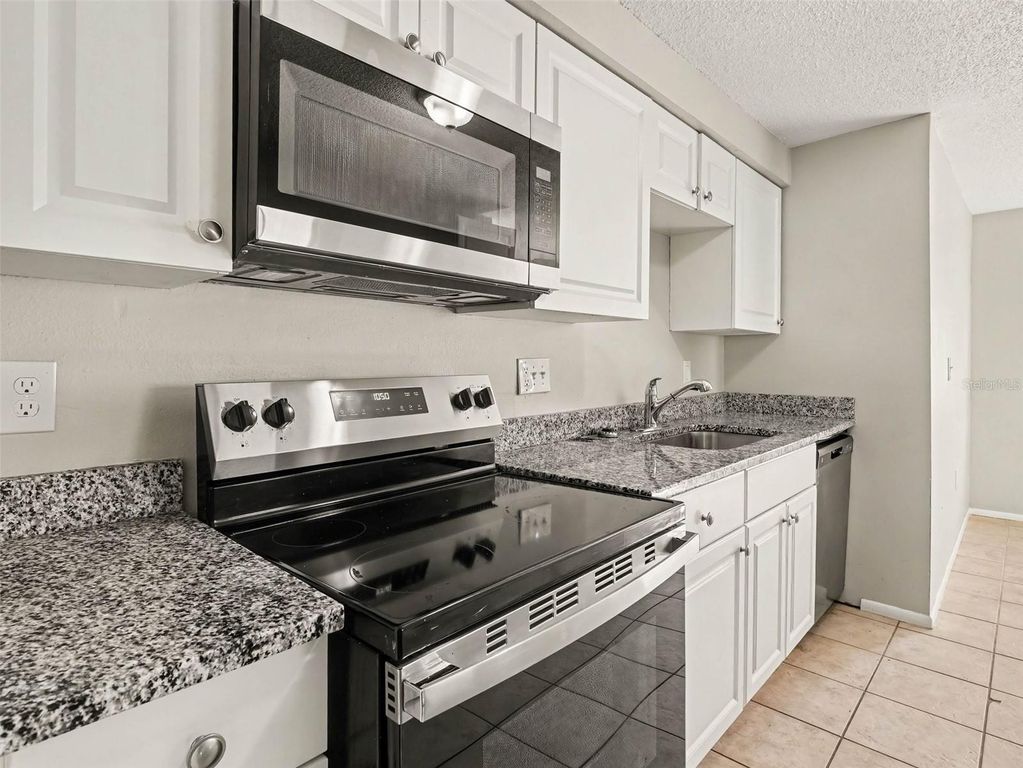 6607 36TH AVENUE DRIVE W, BRADENTON, FL 34209 — photo 5