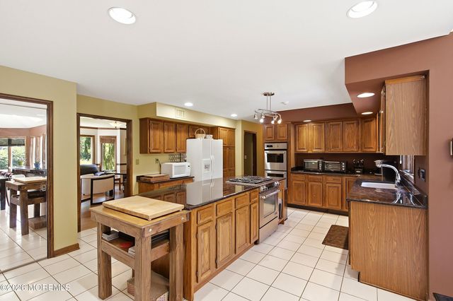 5 Lucas Lane, Millstone, NJ 08510