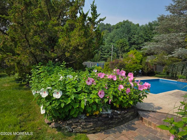 5 Lucas Lane, Millstone, NJ 08510