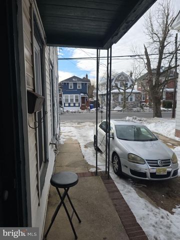 324 E MAIN ST E E, Millville, NJ 08332