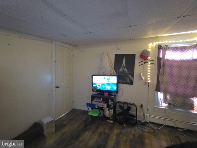 324 E MAIN ST E E, Millville, NJ 08332