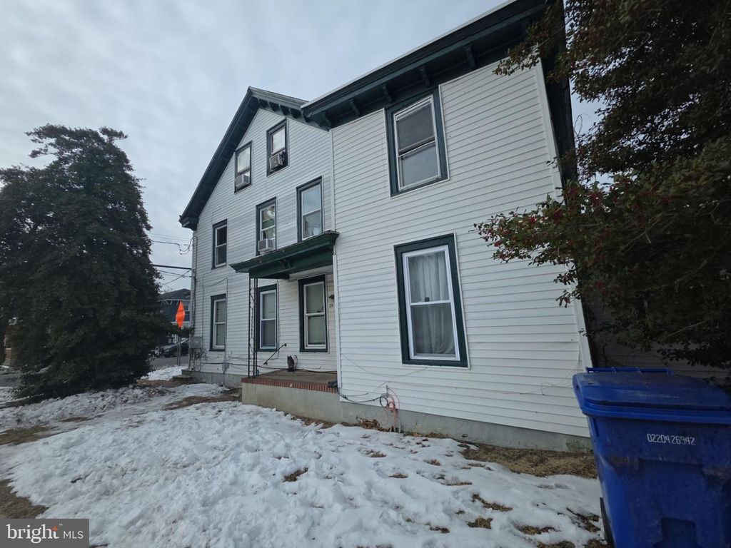 Image 5 of property listing at 324 E MAIN ST E E, Millville, NJ 08332