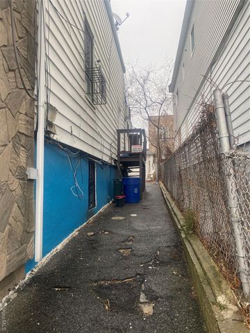 1836 Mulford Avenue, Bronx, NY 10461