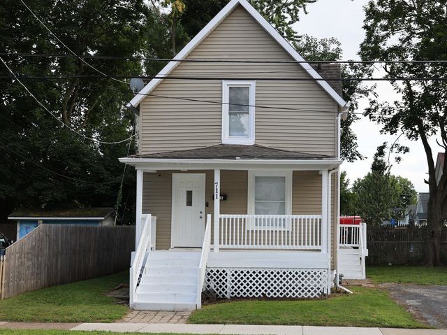 711 Franklin Street, Waukegan, IL 60085