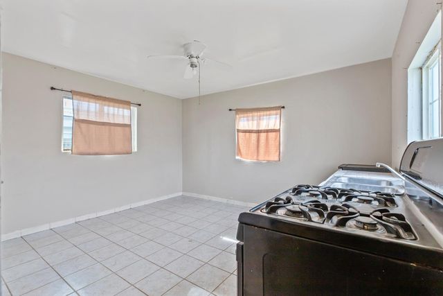 1823 Spokane St, Modesto, CA 95358