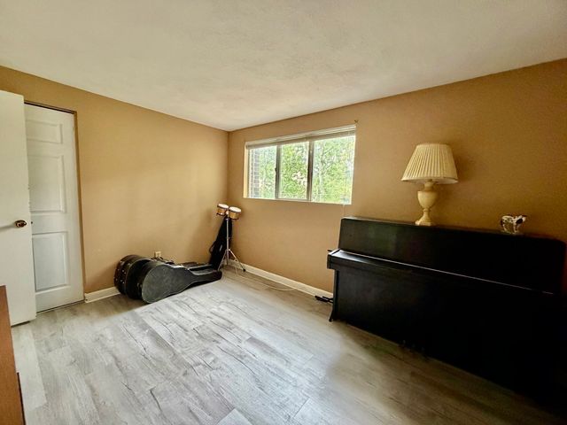 10 Woodcrest Ct 5, Weymouth, MA 02190